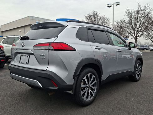 Used 2022 Toyota Corolla Cross XLE w/ Convenience Package image 4