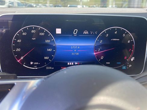 Used 2024 Mercedes-Benz GLC 300 4MATIC image 10