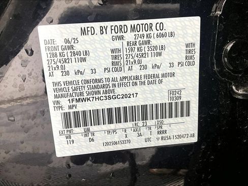 Used 2025 Ford Explorer Platinum w/ Ultimate Package RWD image 32