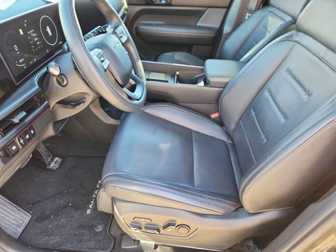 Used 2025 Hyundai Santa Fe Calligraphy image 10