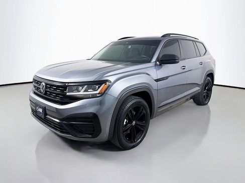 Used 2023 Volkswagen Atlas SEL R-Line image 3
