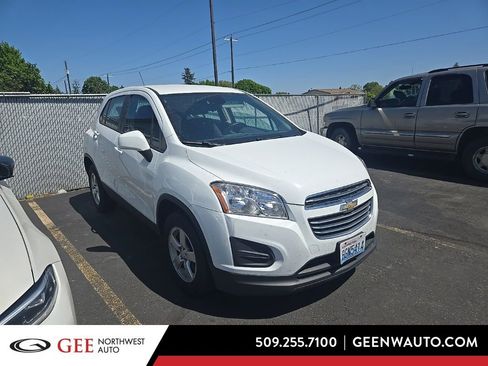 Used 2016 Chevrolet Trax LS AWD/4WD image 1