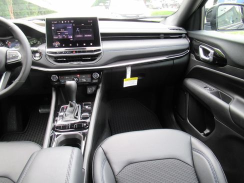 New 2026 Jeep Compass Latitude AWD/4WD image 14