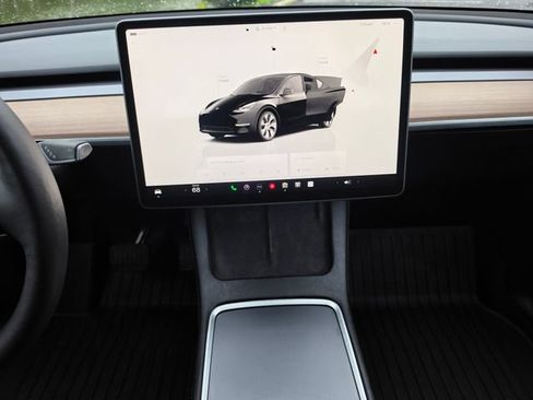Used 2023 Tesla Model Y Long Range AWD/4WD image 26