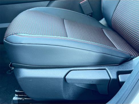 New 2026 Nissan Kicks SR image 18