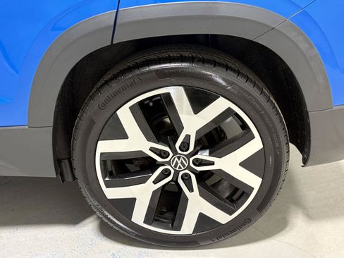Used 2023 Volkswagen Taos SEL AWD/4WD image 37