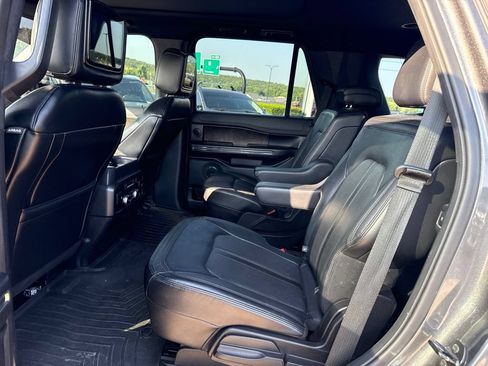 Used 2019 Ford Expedition Limited w/ Equipment Group 301A AWD/4WD image 11