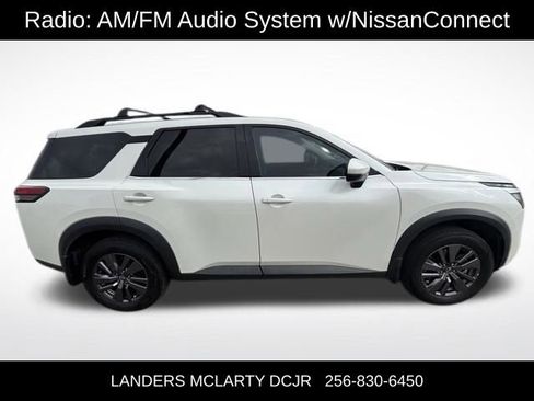 Used 2023 Nissan Pathfinder SV w/ SV Premium Package image 8