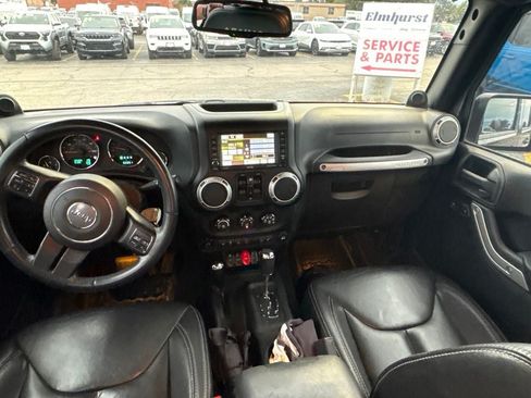 Used 2014 Jeep Wrangler Unlimited Sahara w/ Connectivity Group AWD/4WD image 11