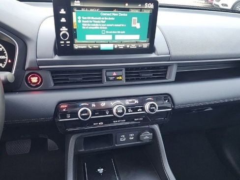 Used 2024 Honda Pilot Touring image 39