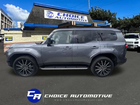 Used 2024 Lexus GX 550 AWD/4WD image 3