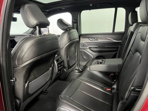 Certified 2024 Jeep Grand Cherokee Limited w/ Luxury Tech Group II image 27