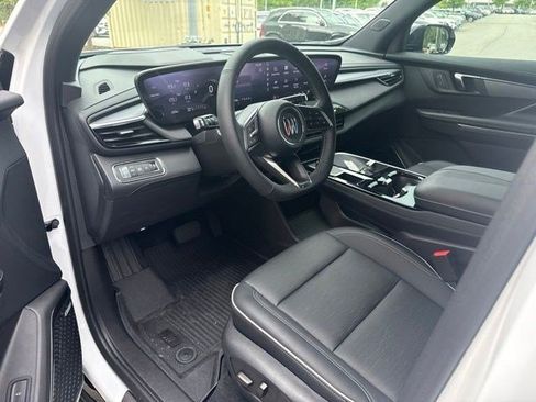 Used 2026 Buick Enclave Sport Touring w/ Power Package FWD image 8