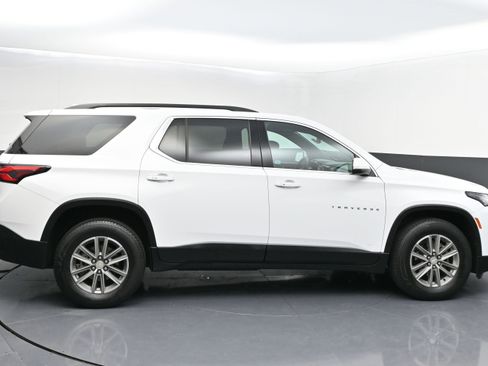 Used 2023 Chevrolet Traverse LT AWD/4WD image 8