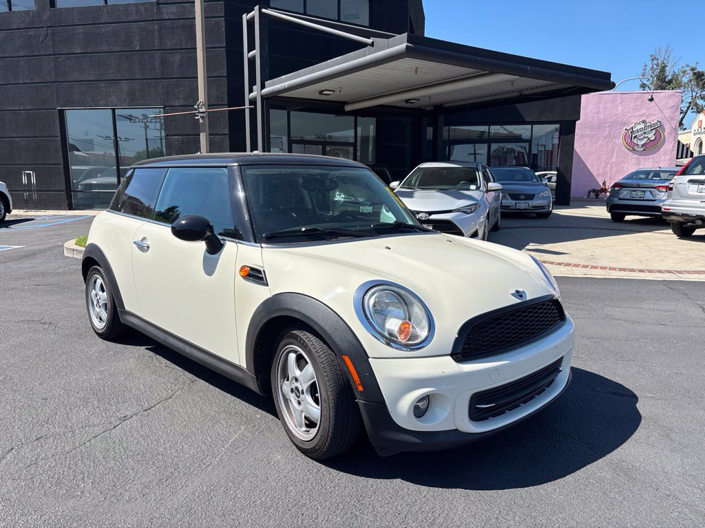 Used 2011 MINI Cooper Hardtop FWD image 2