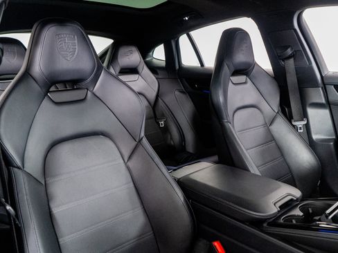 Used 2025 Porsche Panamera 4 image 30