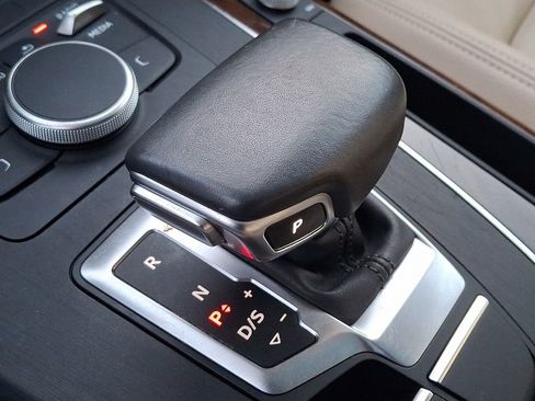 Used 2019 Audi Q5 2.0T Premium w/ Convenience Package image 16