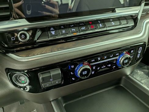 New 2025 GMC Sierra 2500 SLT w/ SLT Premium Package image 23