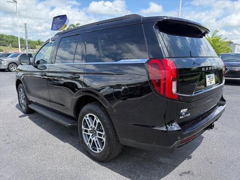 Certified 2025 Ford Expedition Active AWD/4WD image 5