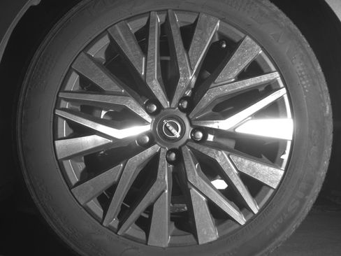 Used 2025 Nissan Altima 2.5 SV FWD image 12