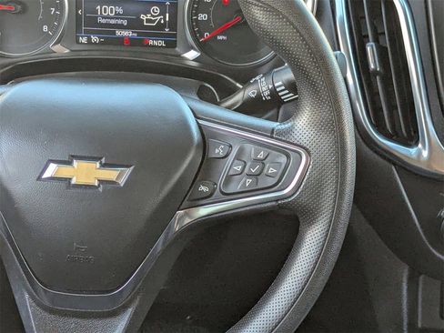 Used 2024 Chevrolet Equinox LT image 18