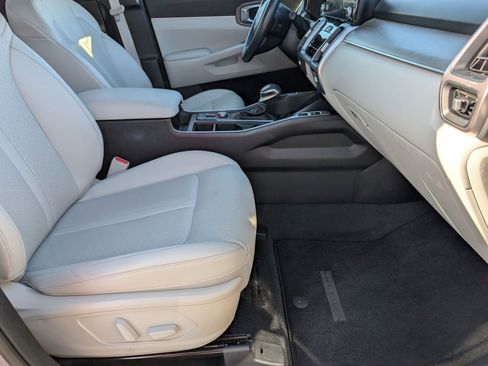 Used 2023 Kia Sorento EX w/ Panoramic Sunroof Package FWD image 30