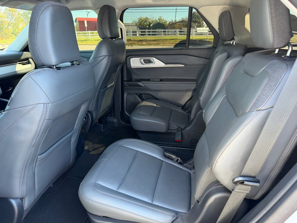 Used 2025 Ford Explorer Active w/ Active Comfort Package AWD/4WD image 14