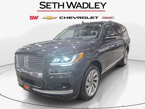 Used 2022 Lincoln Navigator L Reserve image 3