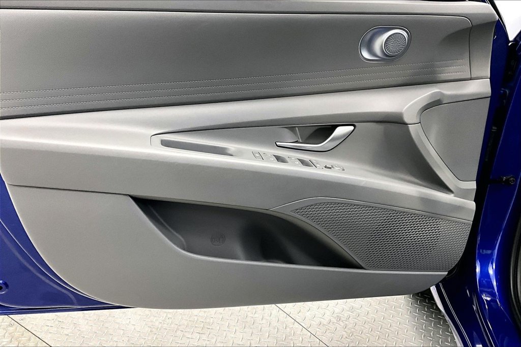 Certified 2023 Hyundai Elantra SEL w/ Preferred Accessory Package FWD image 18