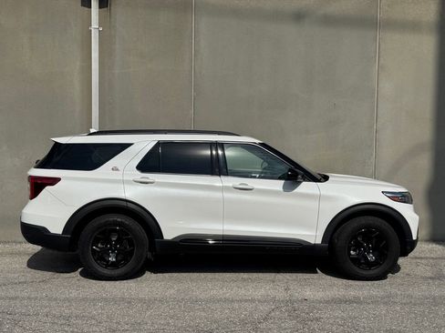 Used 2022 Ford Explorer Timberline w/ Timberline Technology Package AWD/4WD image 3