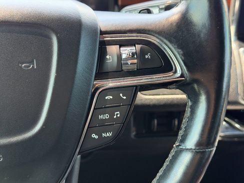 Used 2020 Lincoln Navigator L Reserve w/ Luxury Package AWD/4WD image 19