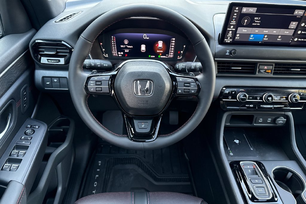 Used 2026 Honda Pilot Black Edition image 11