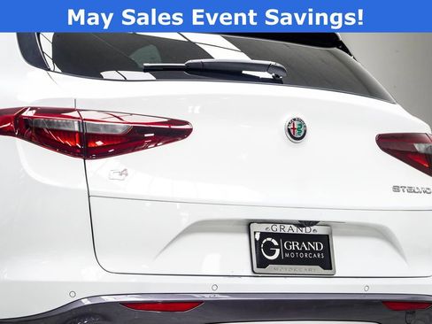 Used 2023 Alfa Romeo Stelvio Ti AWD/4WD image 13