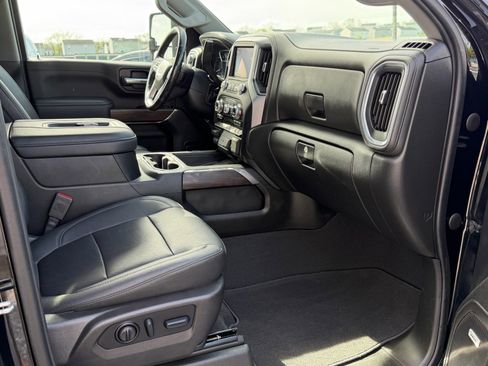 Used 2022 GMC Sierra 3500 SLT w/ SLT Preferred Package AWD/4WD image 29