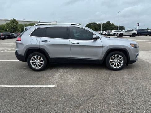 Used 2019 Jeep Cherokee Latitude w/ Popular Appearance Group FWD image 6