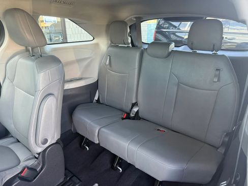 Used 2024 Toyota Sienna XLE image 22