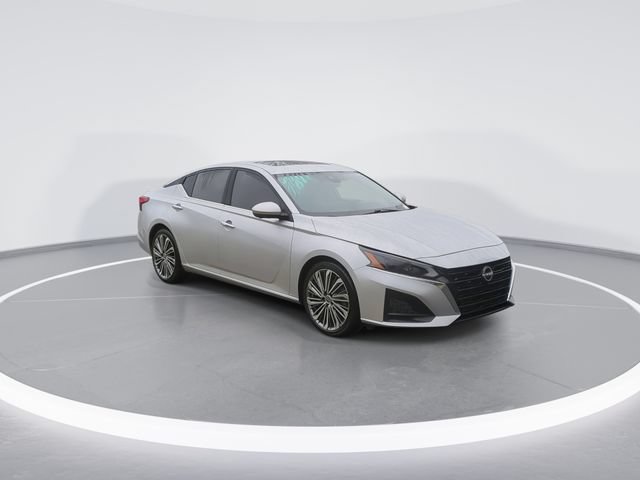 Used 2023 Nissan Altima 2.5 SL FWD image 2