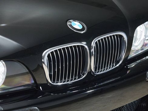 Used 2003 BMW M5 RWD image 36