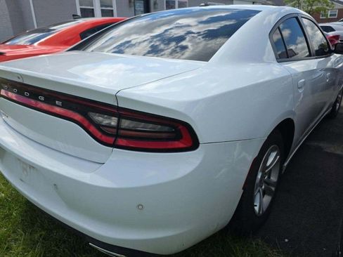 Used 2020 Dodge Charger SXT RWD image 4