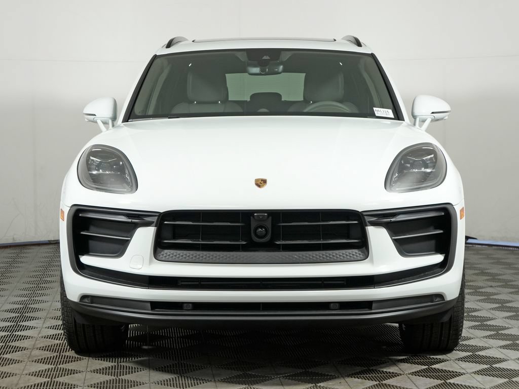 Used 2026 Porsche Macan AWD/4WD image 10