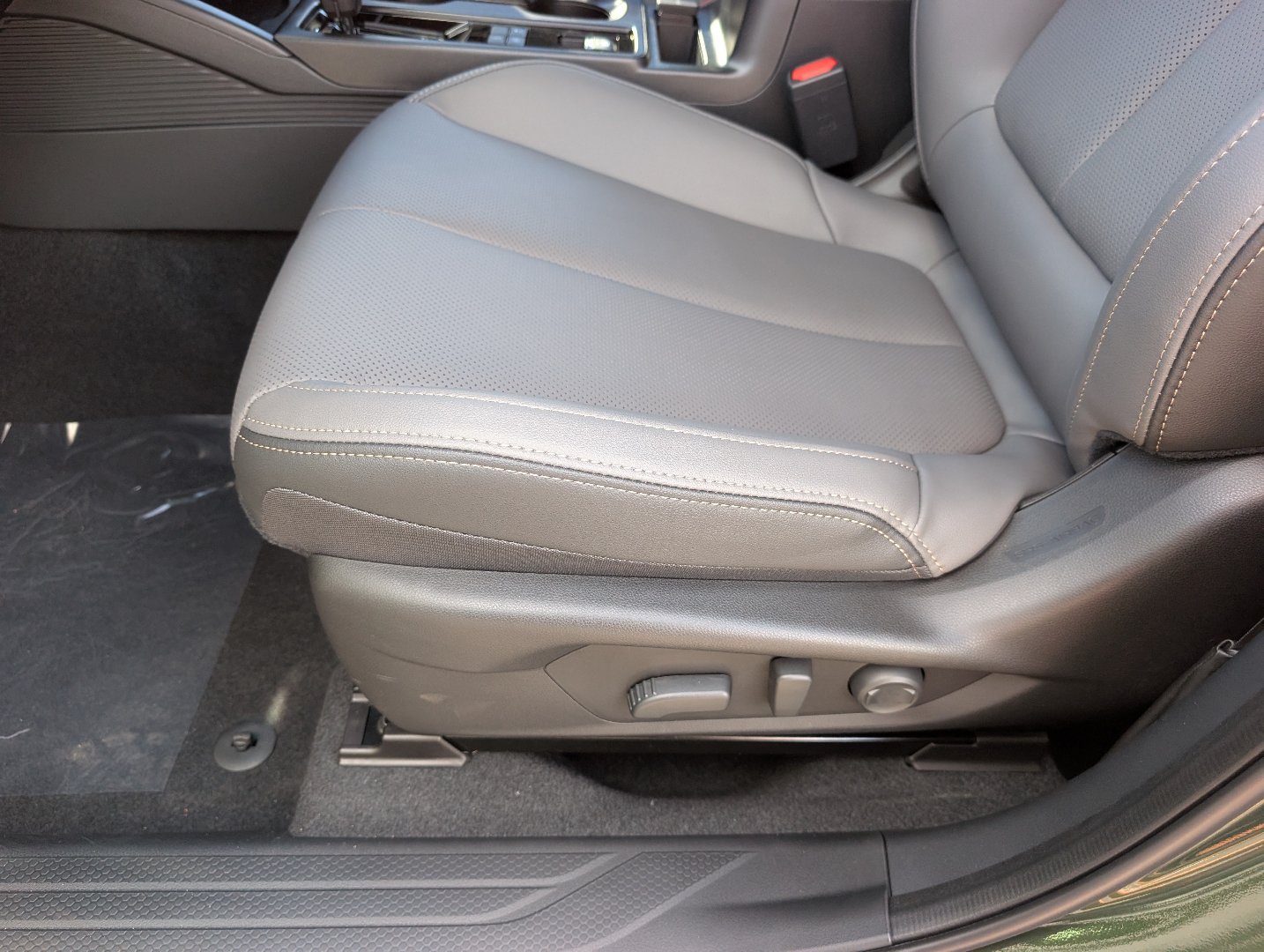 New 2026 Subaru Outback Limited AWD/4WD image 22