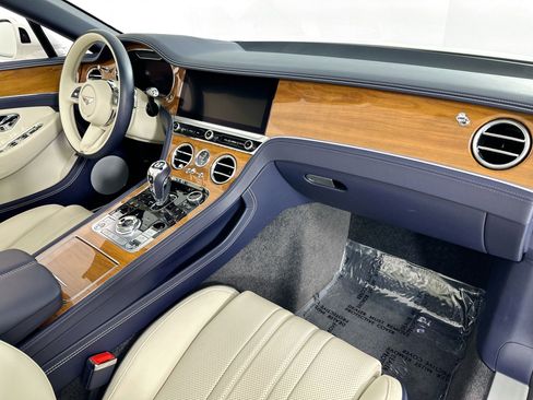 Used 2023 Bentley Continental GT V8 image 2