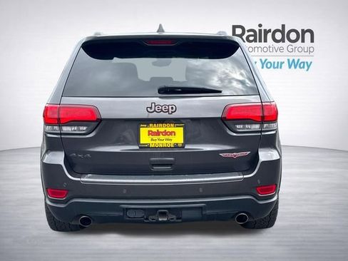 Used 2017 Jeep Grand Cherokee Trailhawk w/ Trailhawk Luxury Group AWD/4WD image 5
