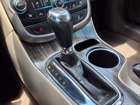 Used 2015 Chevrolet Malibu LT w/ Leather Package FWD image 11