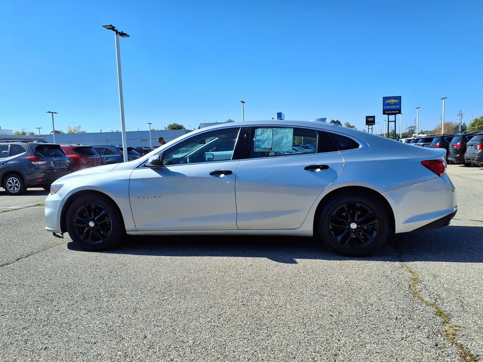 Used 2017 Chevrolet Malibu LT w/ Leather Package FWD image 7