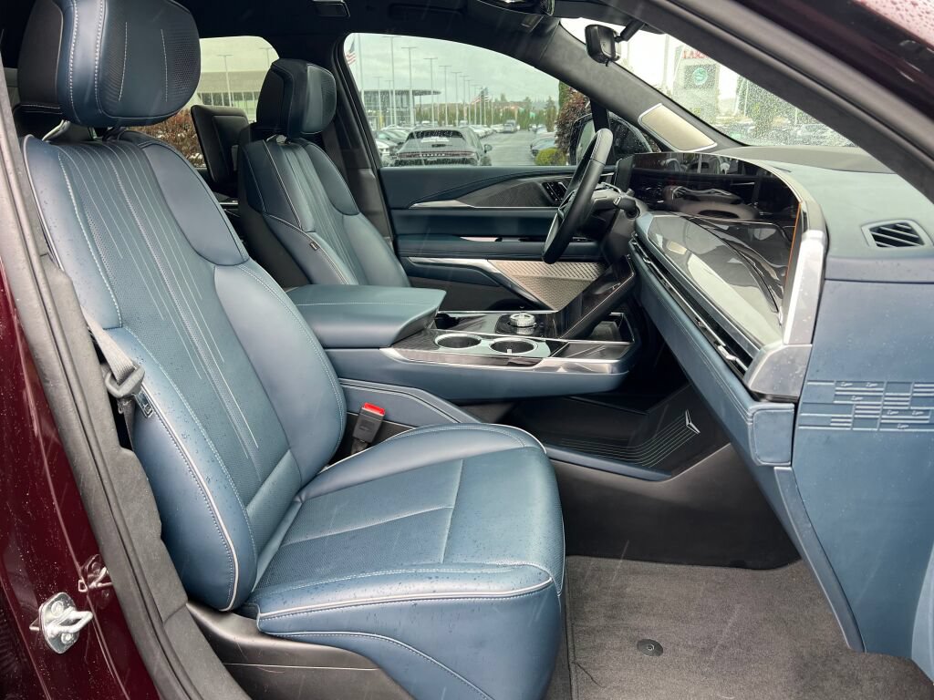 Used 2025 Cadillac Escalade IQ Luxury 2 AWD/4WD image 34