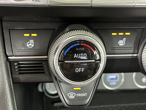 Used 2022 Genesis G70 2.0T w/ Prestige Package image 26