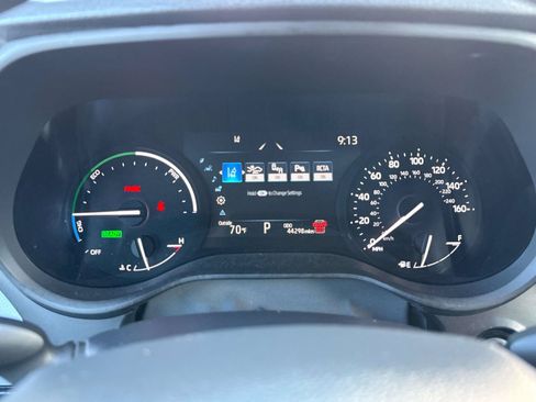 Used 2025 Toyota Sienna XLE FWD image 23