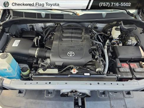 Used 2019 Toyota Tundra Limited w/ Limited Premium Package AWD/4WD image 11