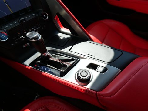 Used 2015 Chevrolet Corvette Z06 w/ Z07 Performance Package image 31